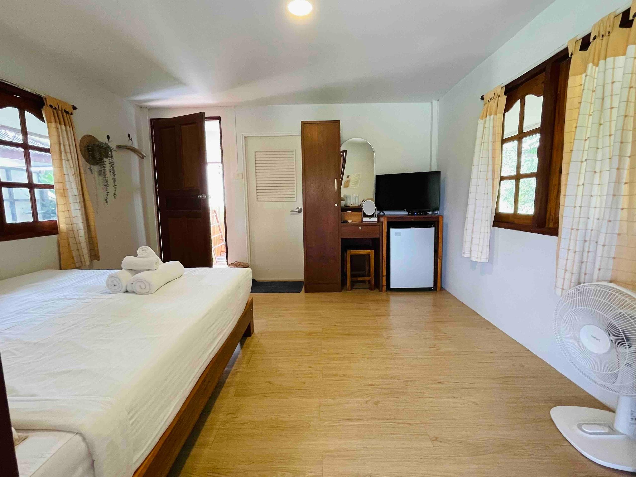 บ้านเล็กน้อย บ้านสวนสายสมร ที่พักนครนายก