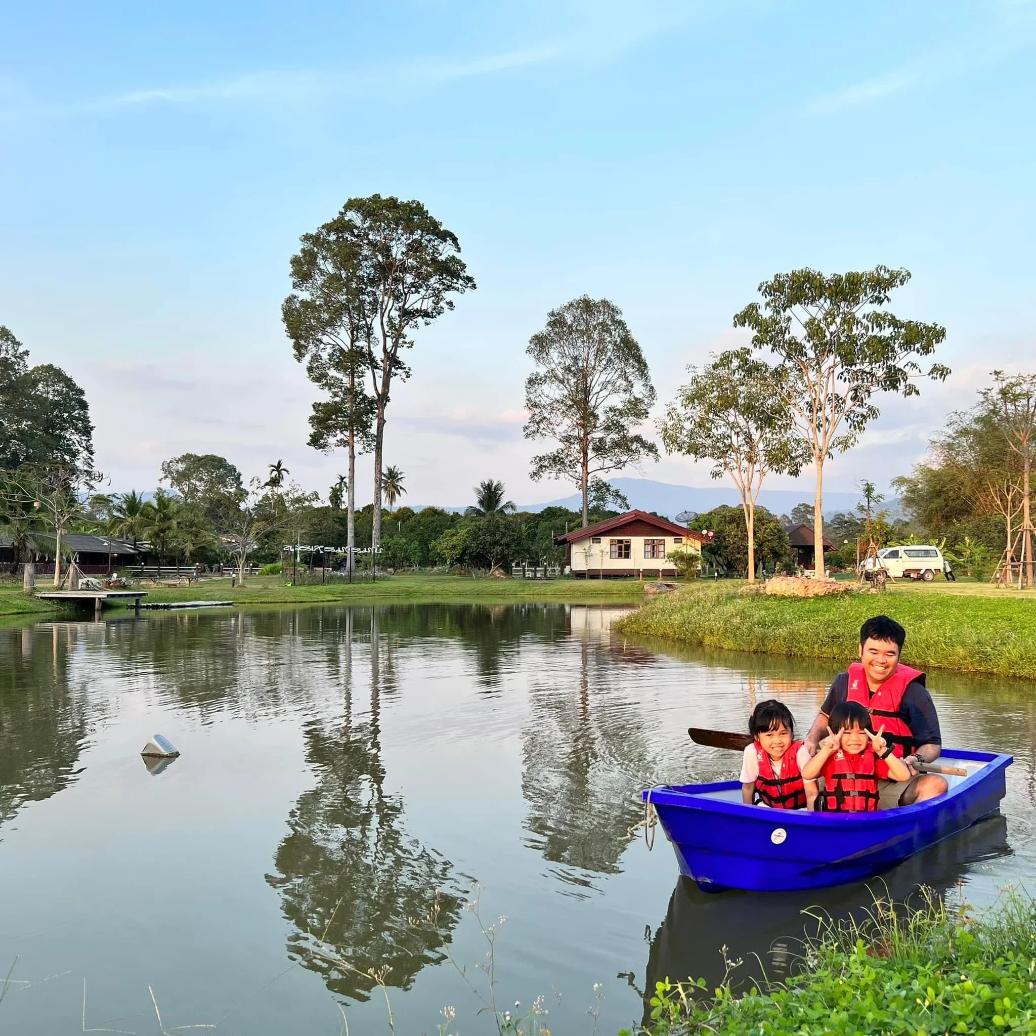 กิจกรรมพายเรือสำหรับครอบครัว