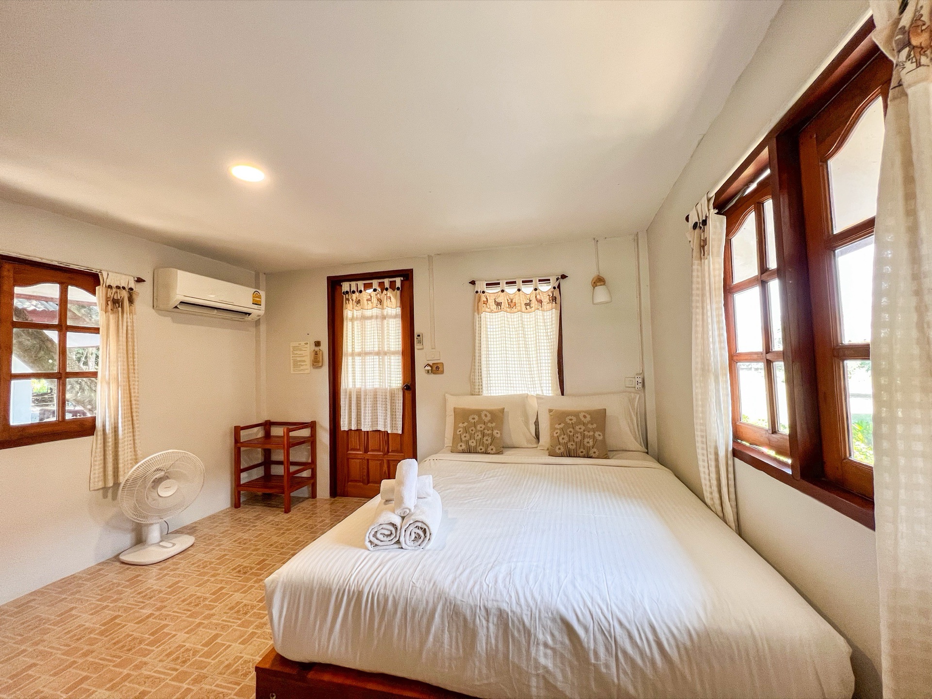 บ้านเล็กน้อย 1 - 5